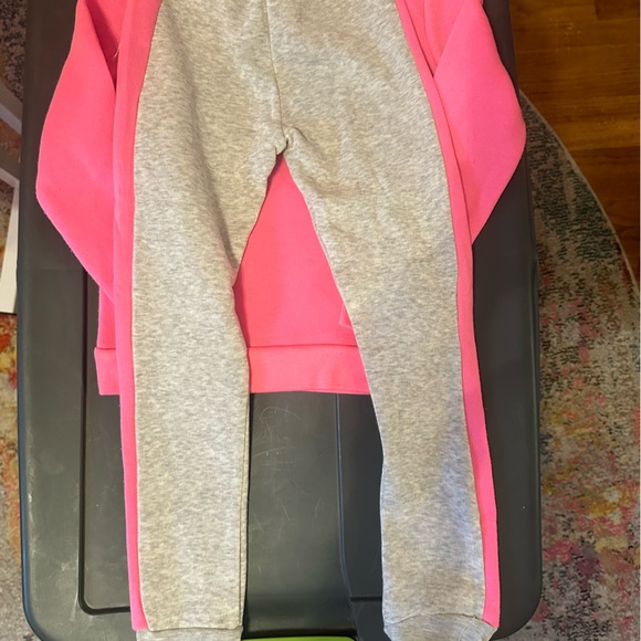 Disney Princess jogger set - like new! - Picture 8 of 9